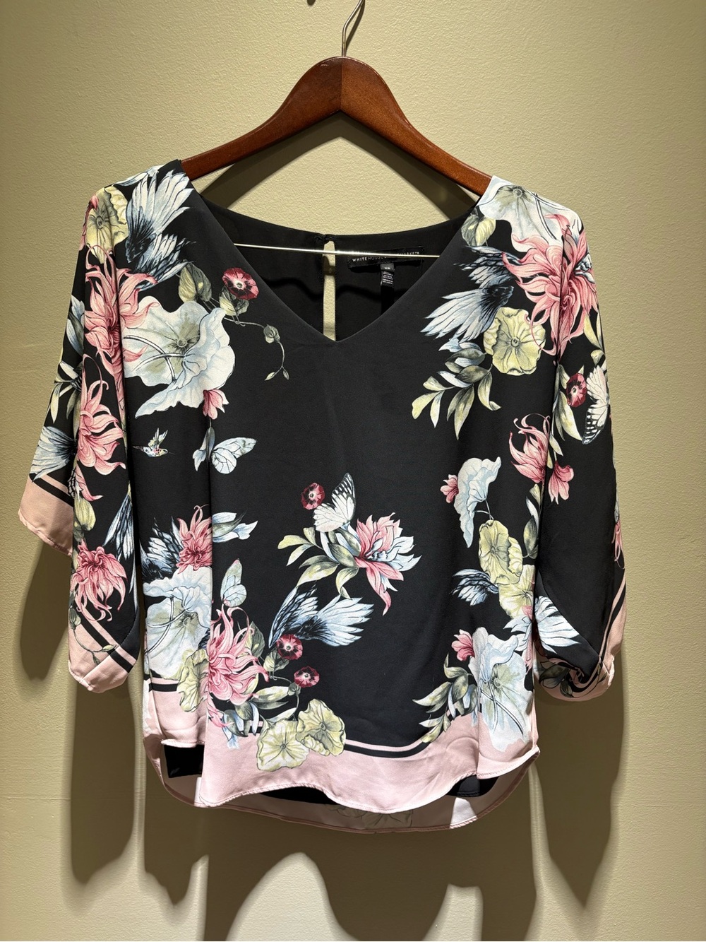 White House Black Market Floral Butterfly Blouse — Size XS 🦋
